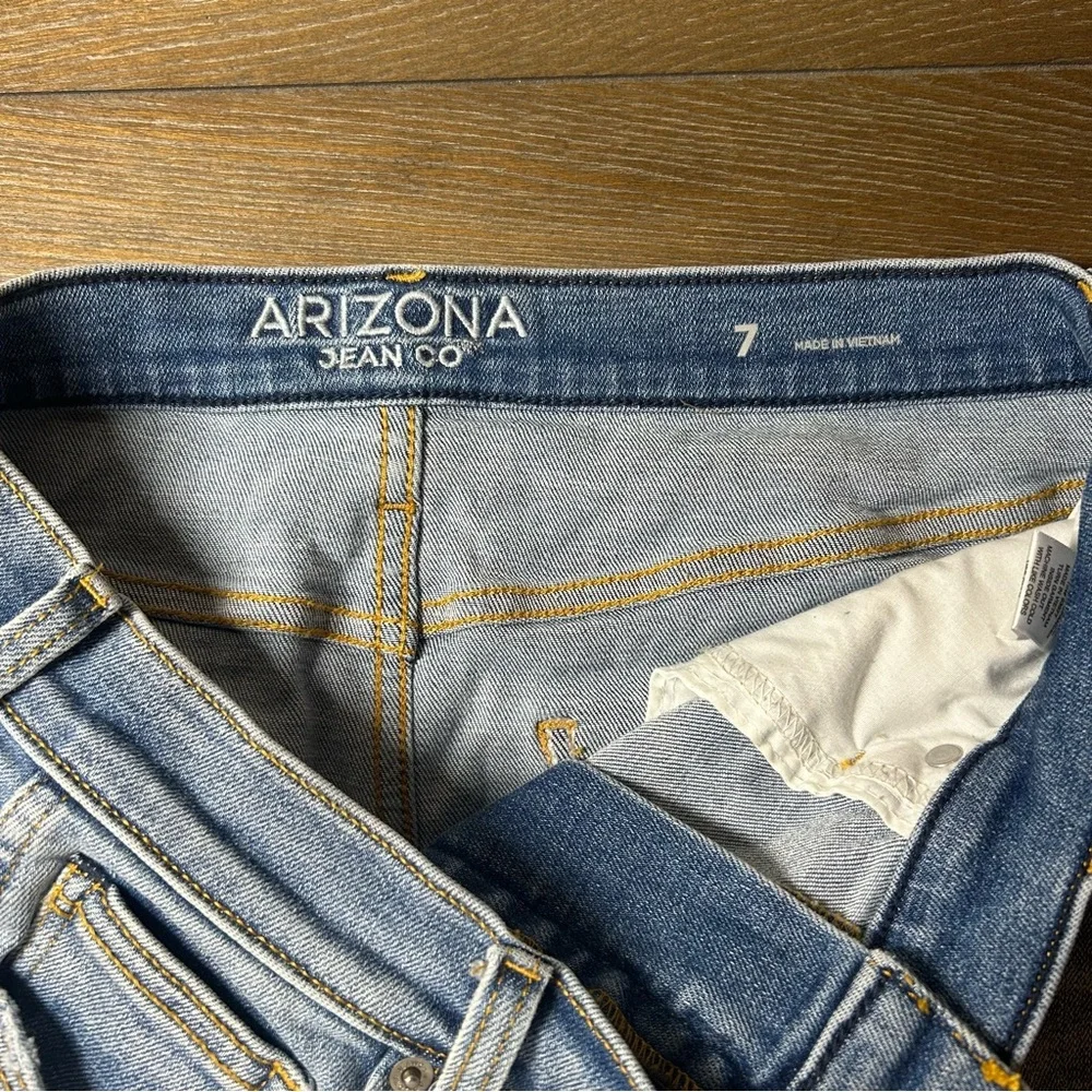 Arizona Jean Co. Women’s Denim Distressed Mini Skirt – Size 7 - Picture 4 of 5